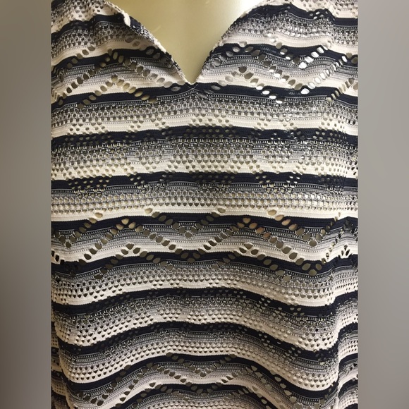 Chicos Size 2 (L/12) Navy White Striped 3/4 Sleeve Cutout Top Shirt - Picture 2 of 9